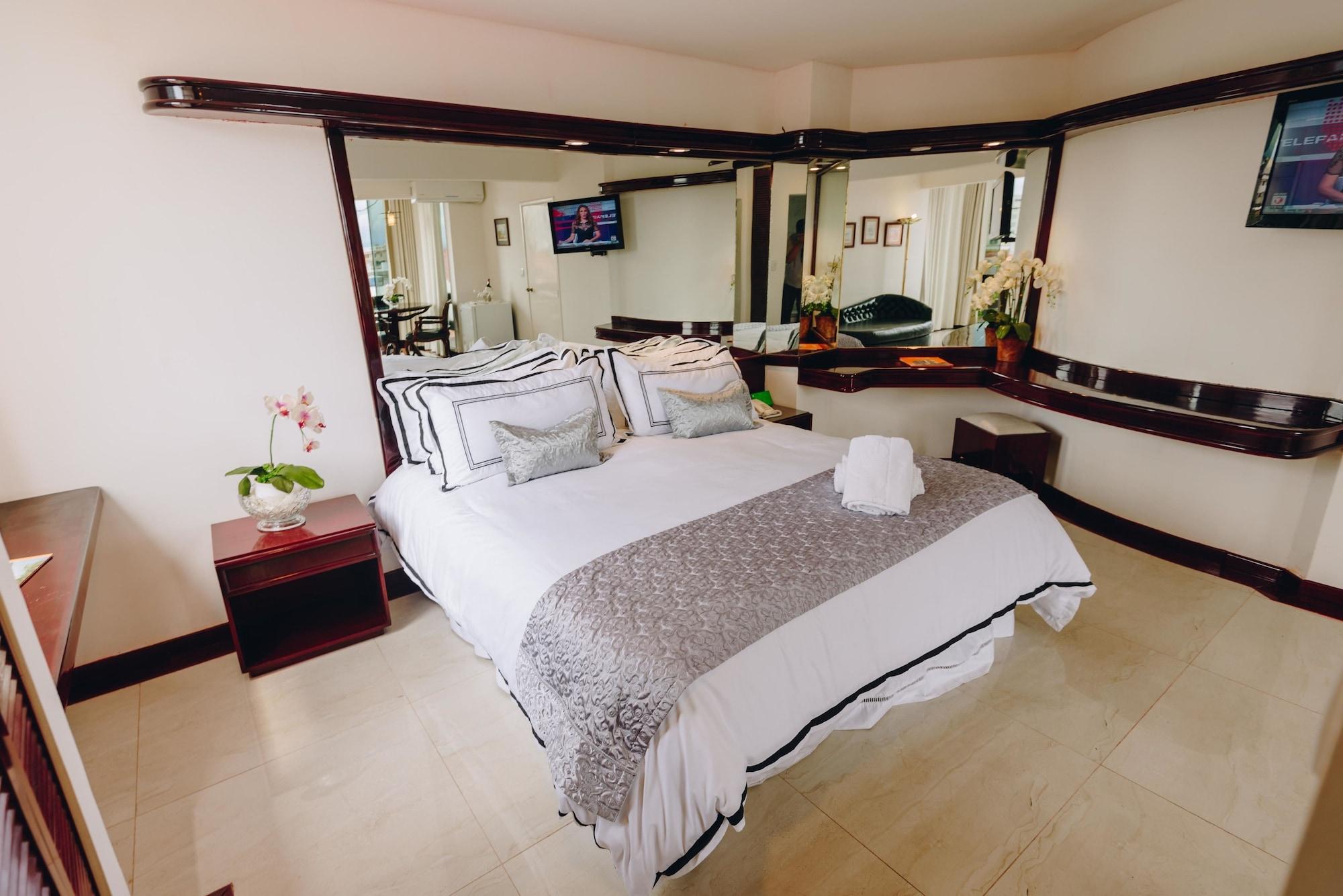 Hotel Arenal Santa Cruz de La Sierra Dış mekan fotoğraf