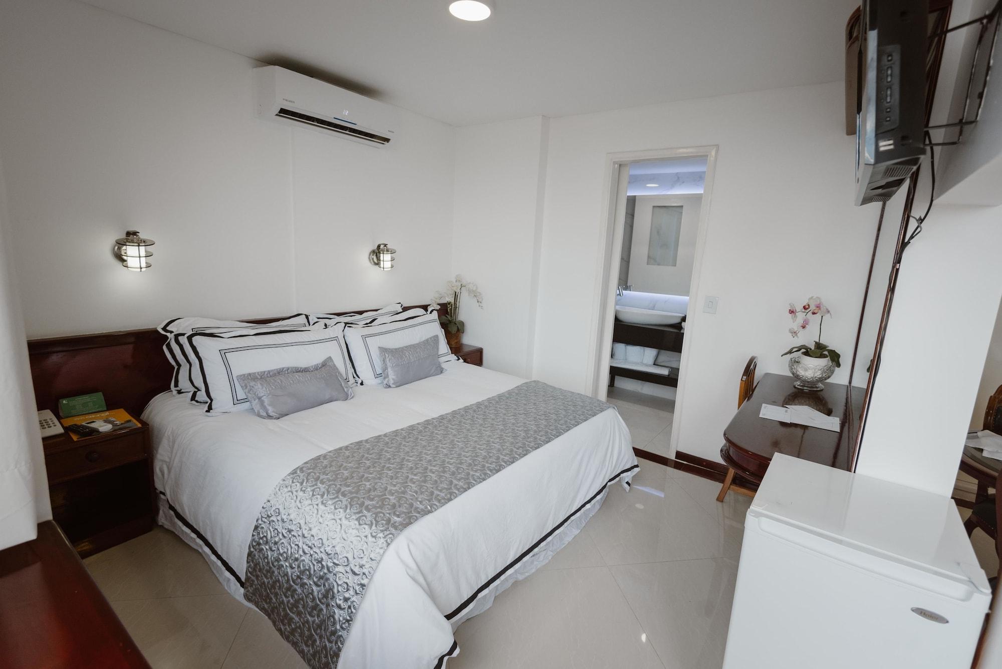 Hotel Arenal Santa Cruz de La Sierra Dış mekan fotoğraf