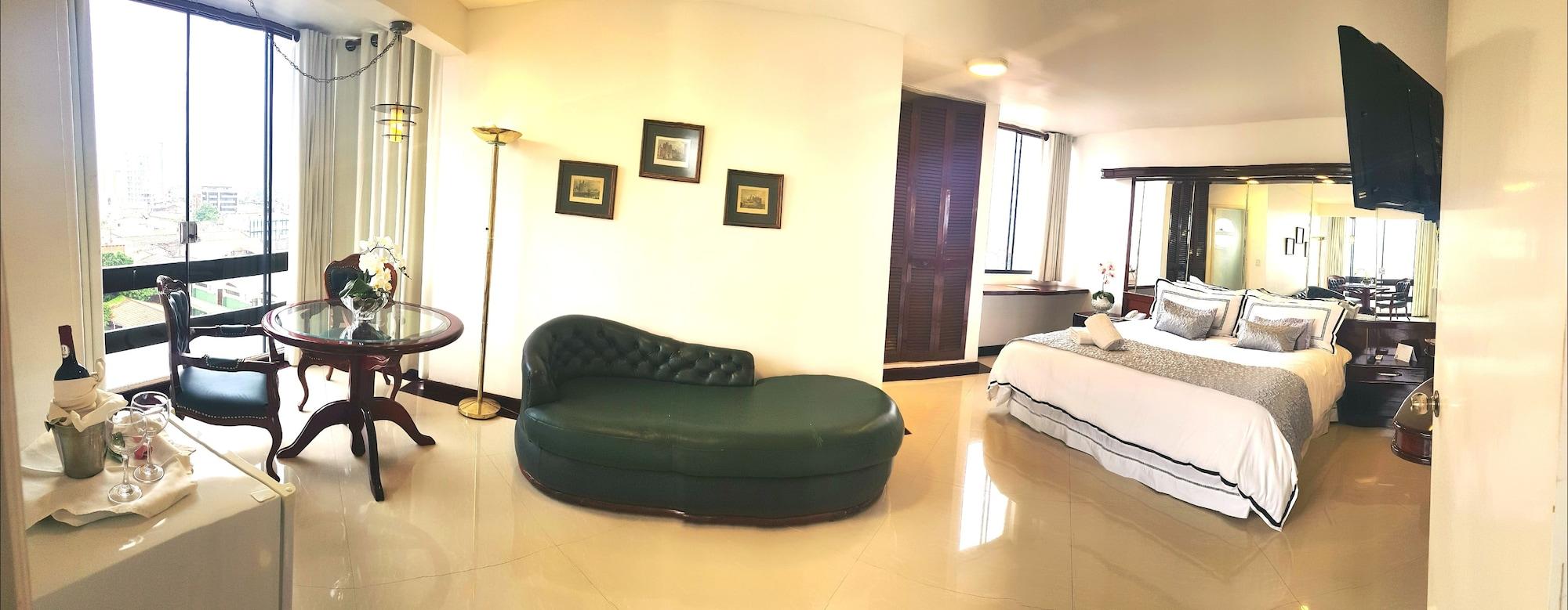 Hotel Arenal Santa Cruz de La Sierra Dış mekan fotoğraf