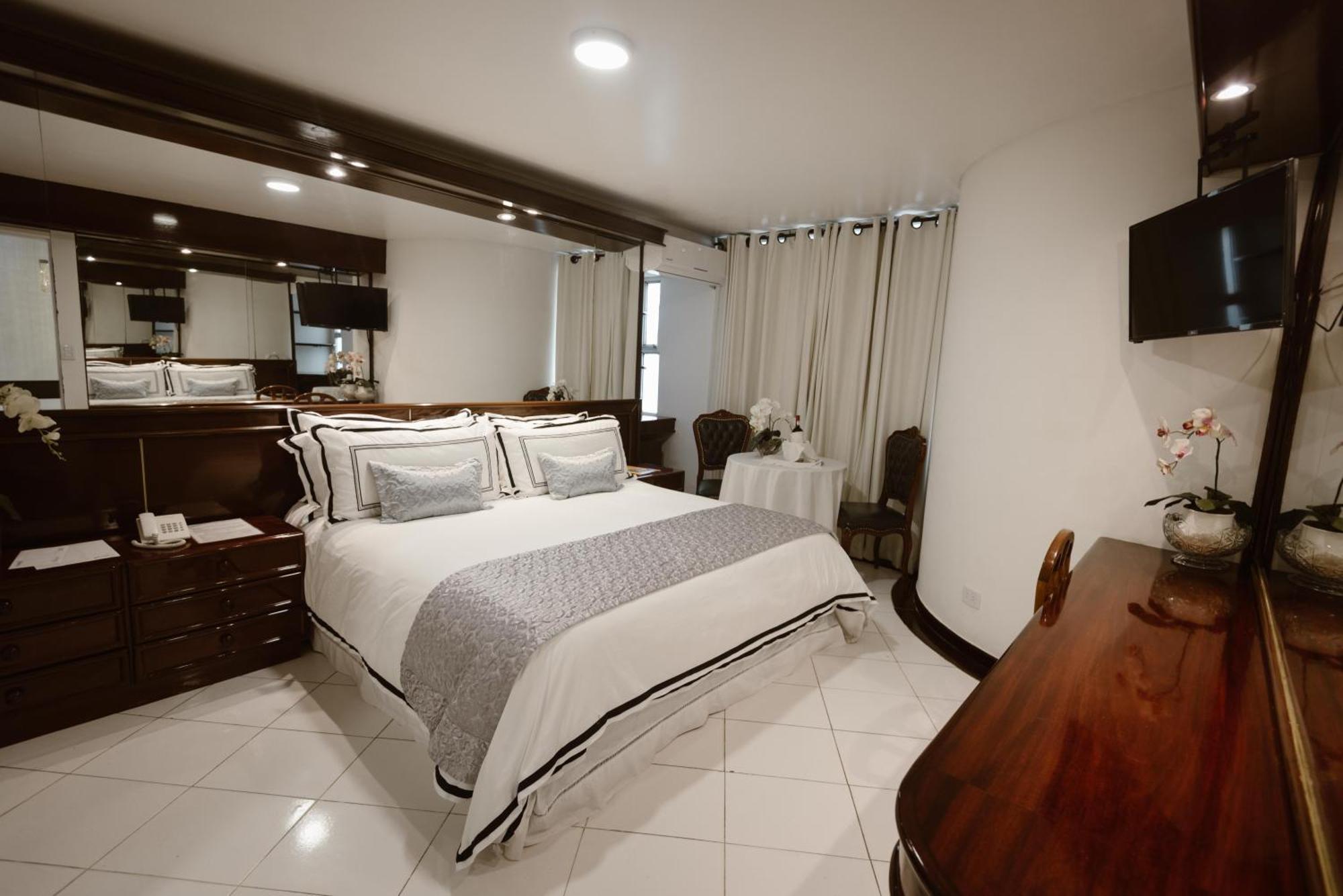 Hotel Arenal Santa Cruz de La Sierra Dış mekan fotoğraf