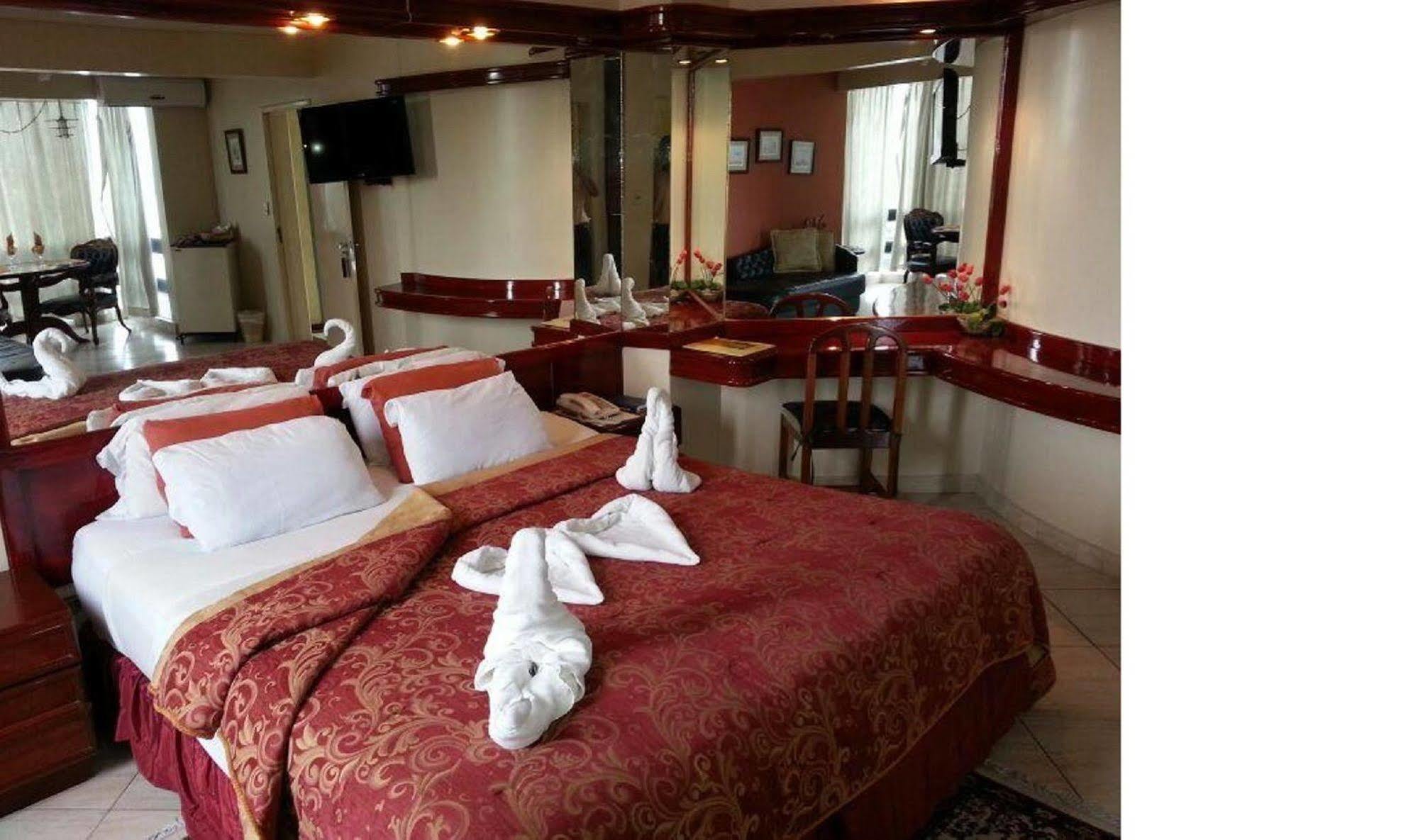 Hotel Arenal Santa Cruz de La Sierra Dış mekan fotoğraf