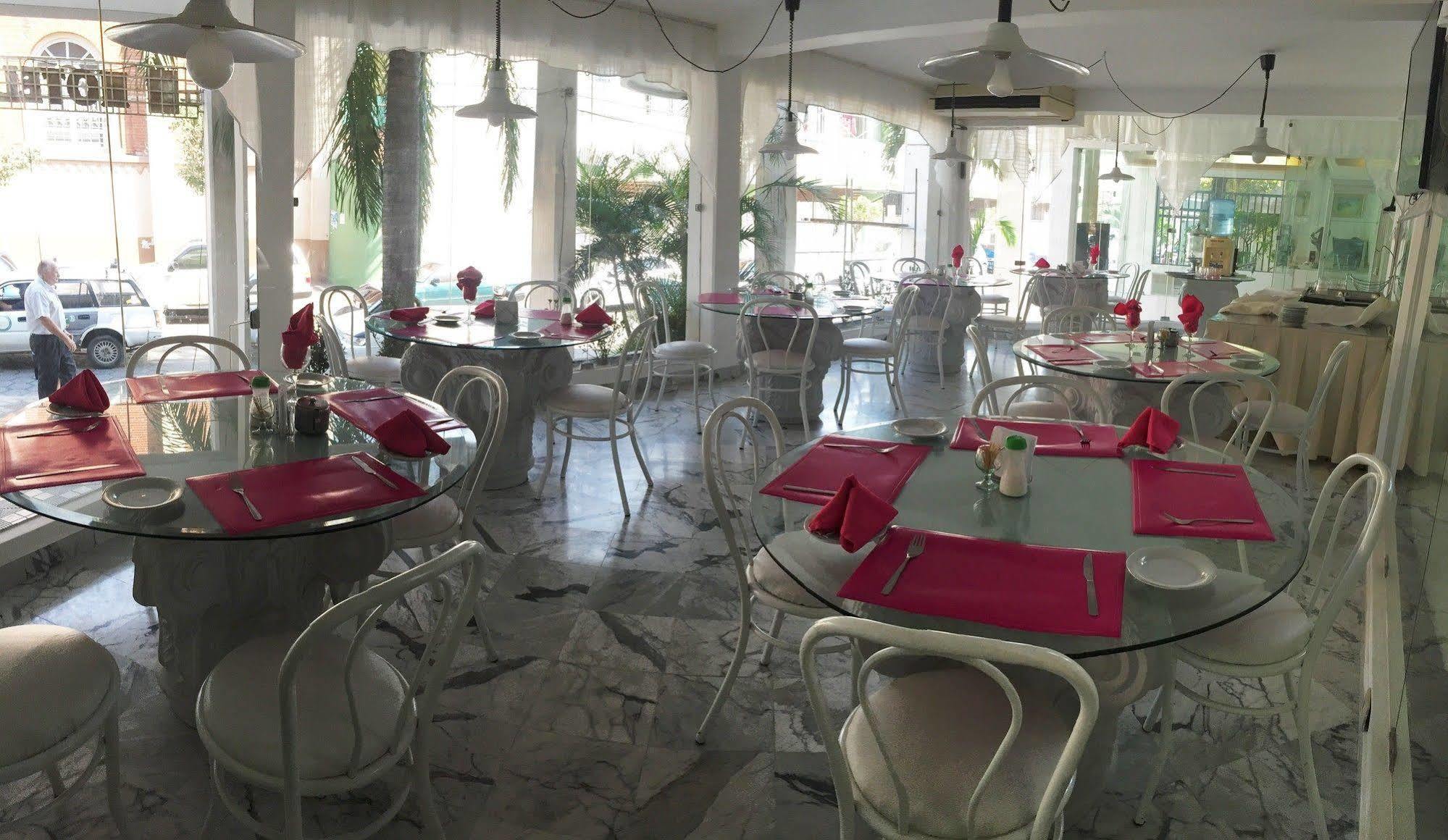 Hotel Arenal Santa Cruz de La Sierra Dış mekan fotoğraf