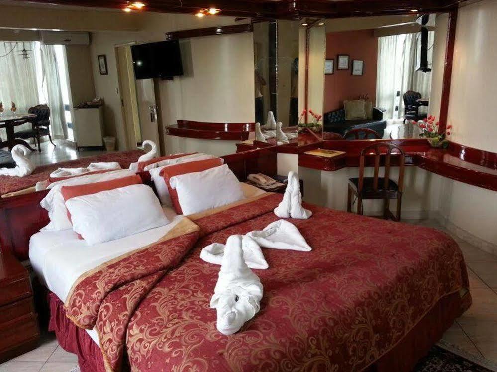 Hotel Arenal Santa Cruz de La Sierra Dış mekan fotoğraf